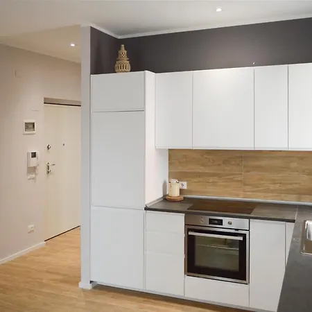 Regina Apartment